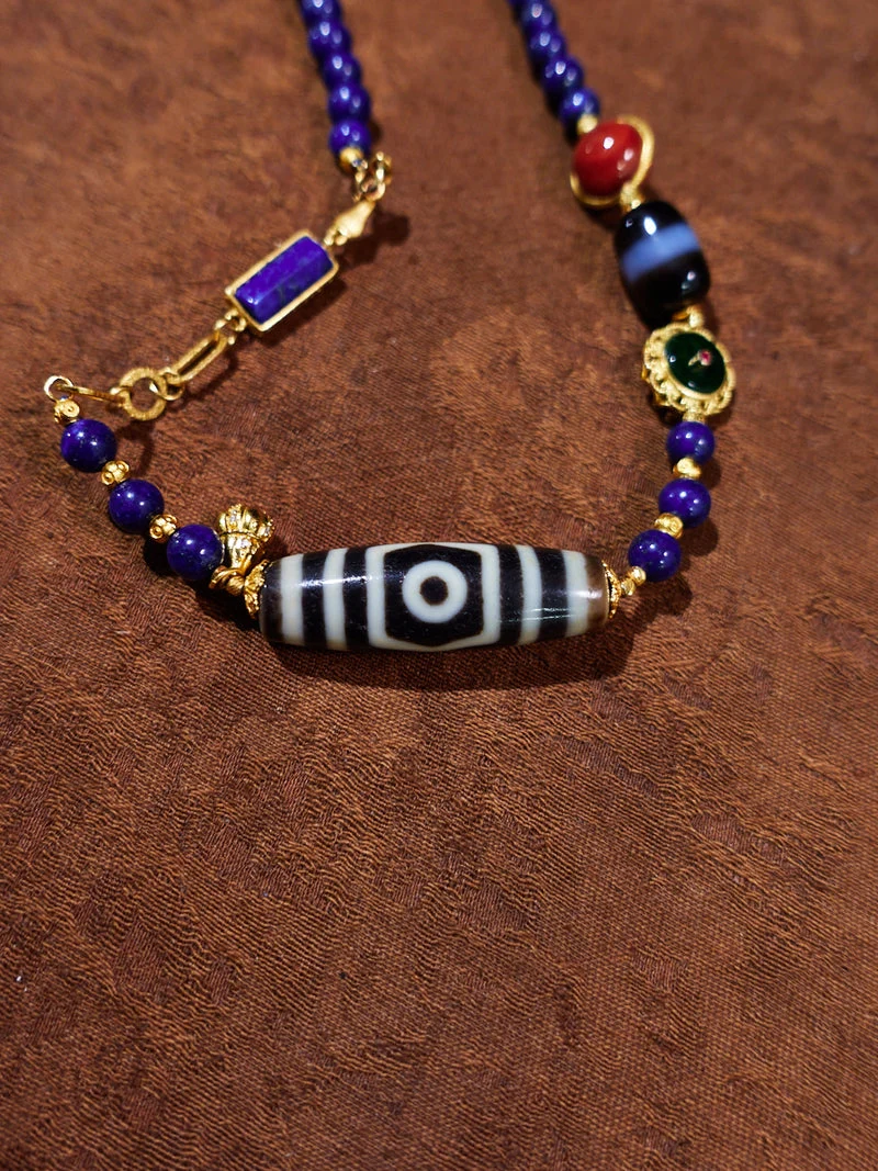 Treasure-Cover Three-Eyed Dzi & Lapis Lazuli 18K Gold Necklace