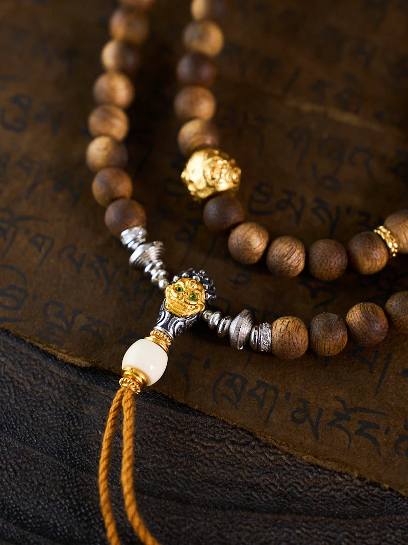 Dual Harmony of Love & Prosperity – Two-Eyed Dzi Bead Agarwood 108 Mala Necklace
