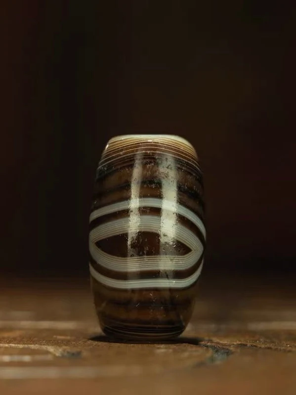 Ancient Tibetan Banded Agate Buddha-Eye Qiongse Bead