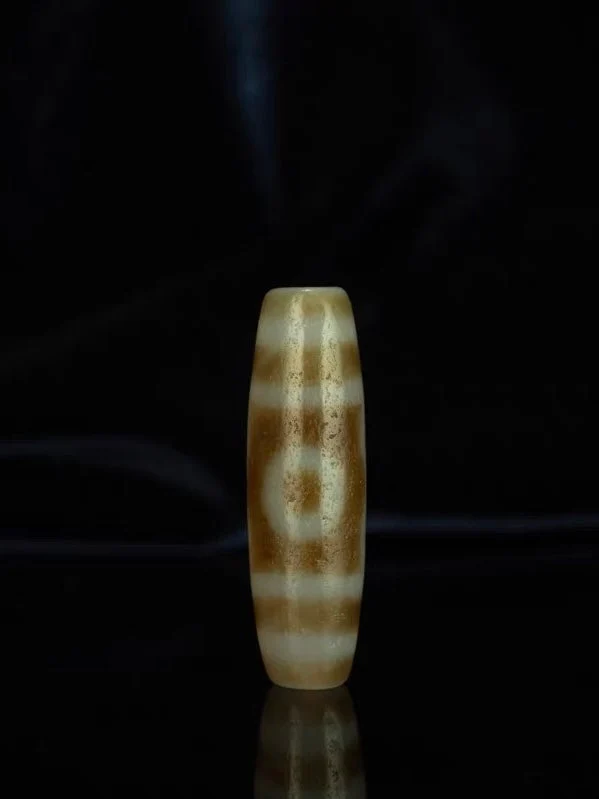 Antique Tibetan Jeweled Parasol Three-Eyed Dzi Bead