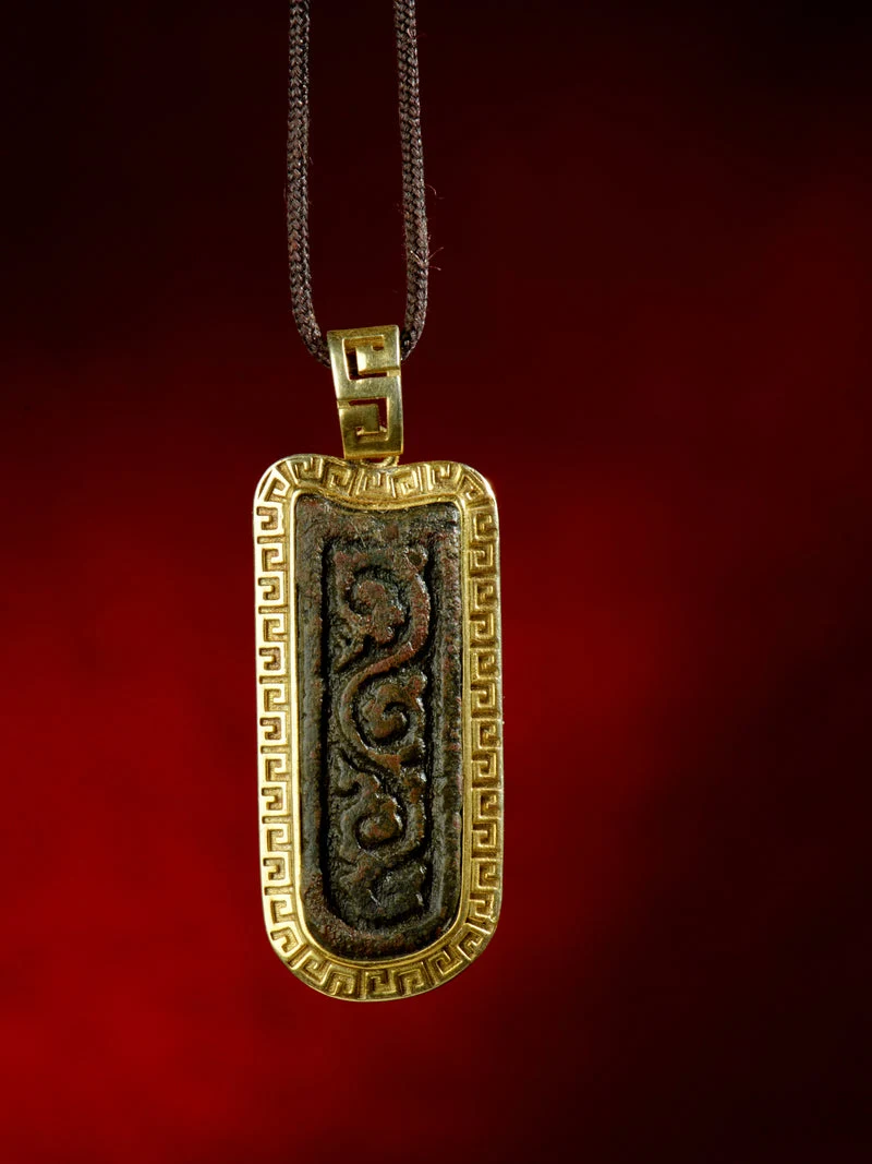 Song Dynasty Auspicious Cloud Scroll Thokcha Necklace