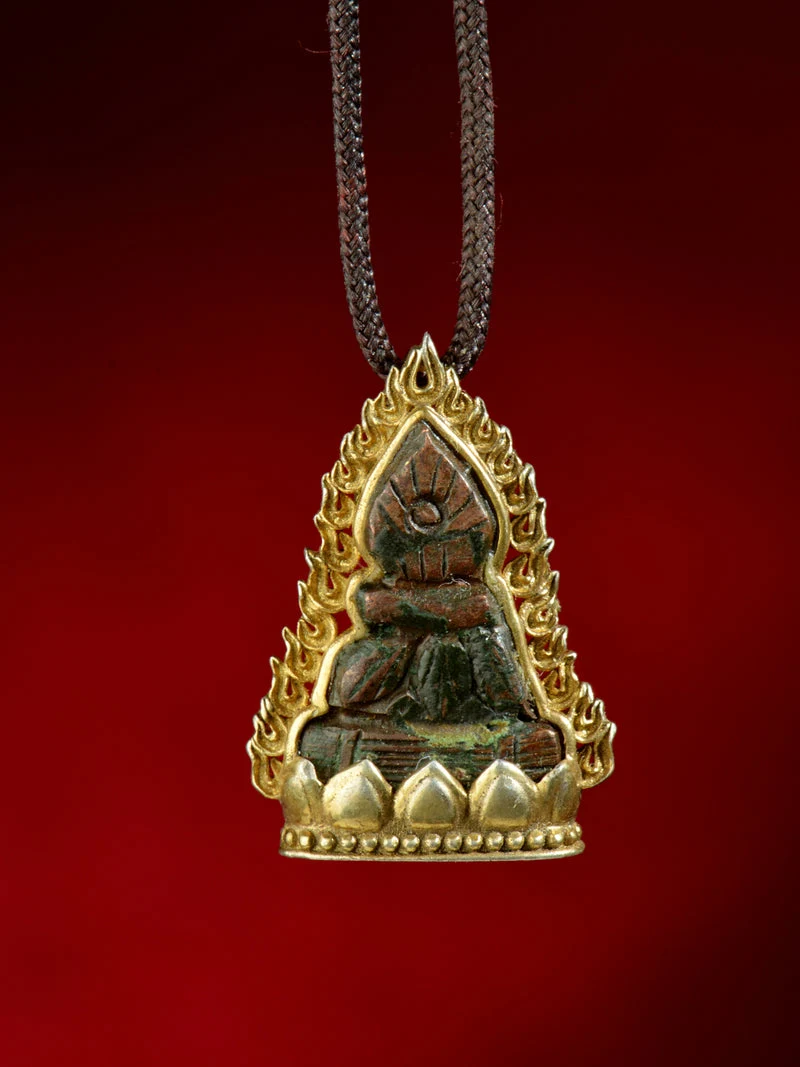 Qing Dynasty Sun and Moon Mani Jewel Thokcha Necklace