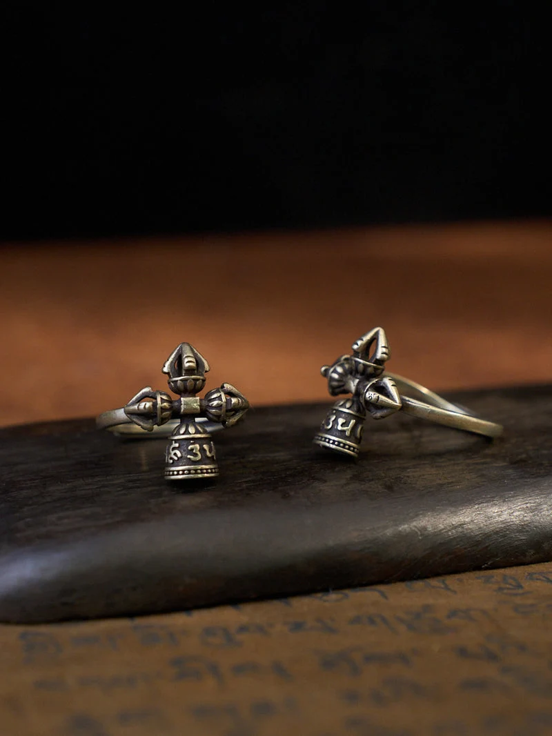 Vajra Unbroken Ring with Mantra Charm